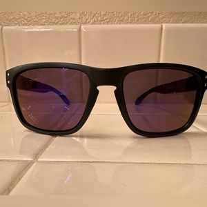 Brand New Oakley Holbrooks, black with purple lenses.